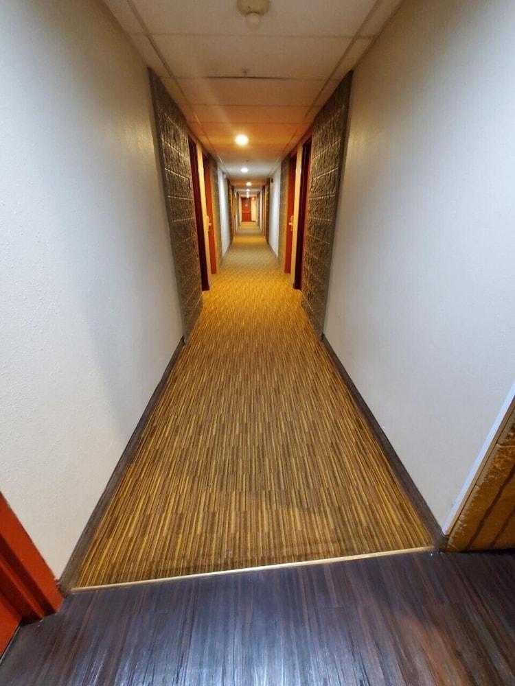 Ramada By Wyndham Downtown Spokane Buitenkant foto