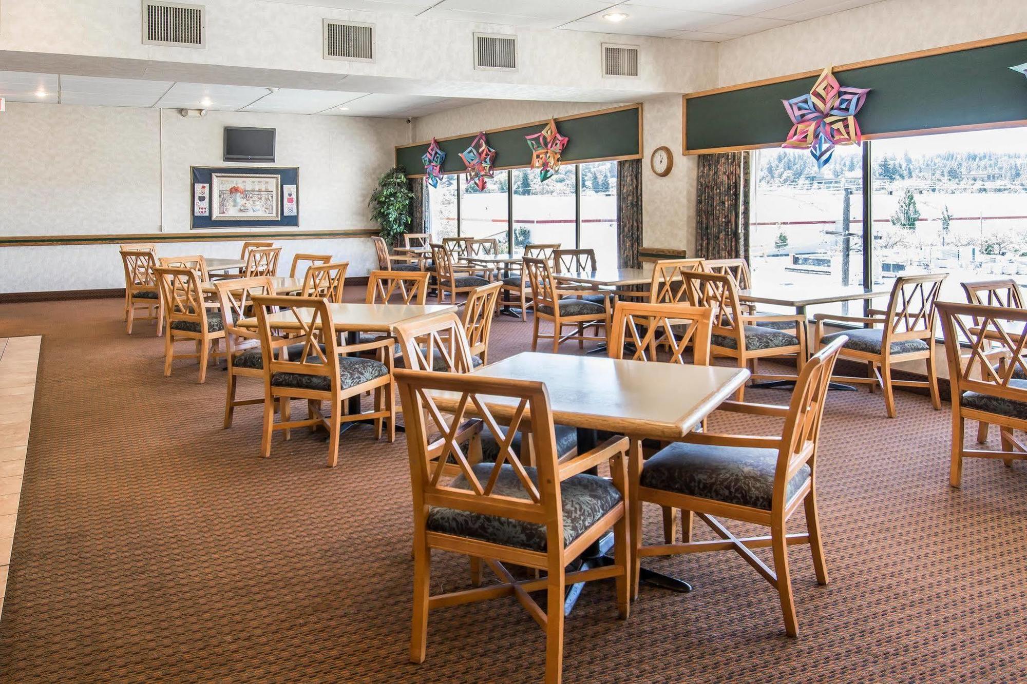 Ramada By Wyndham Downtown Spokane Buitenkant foto