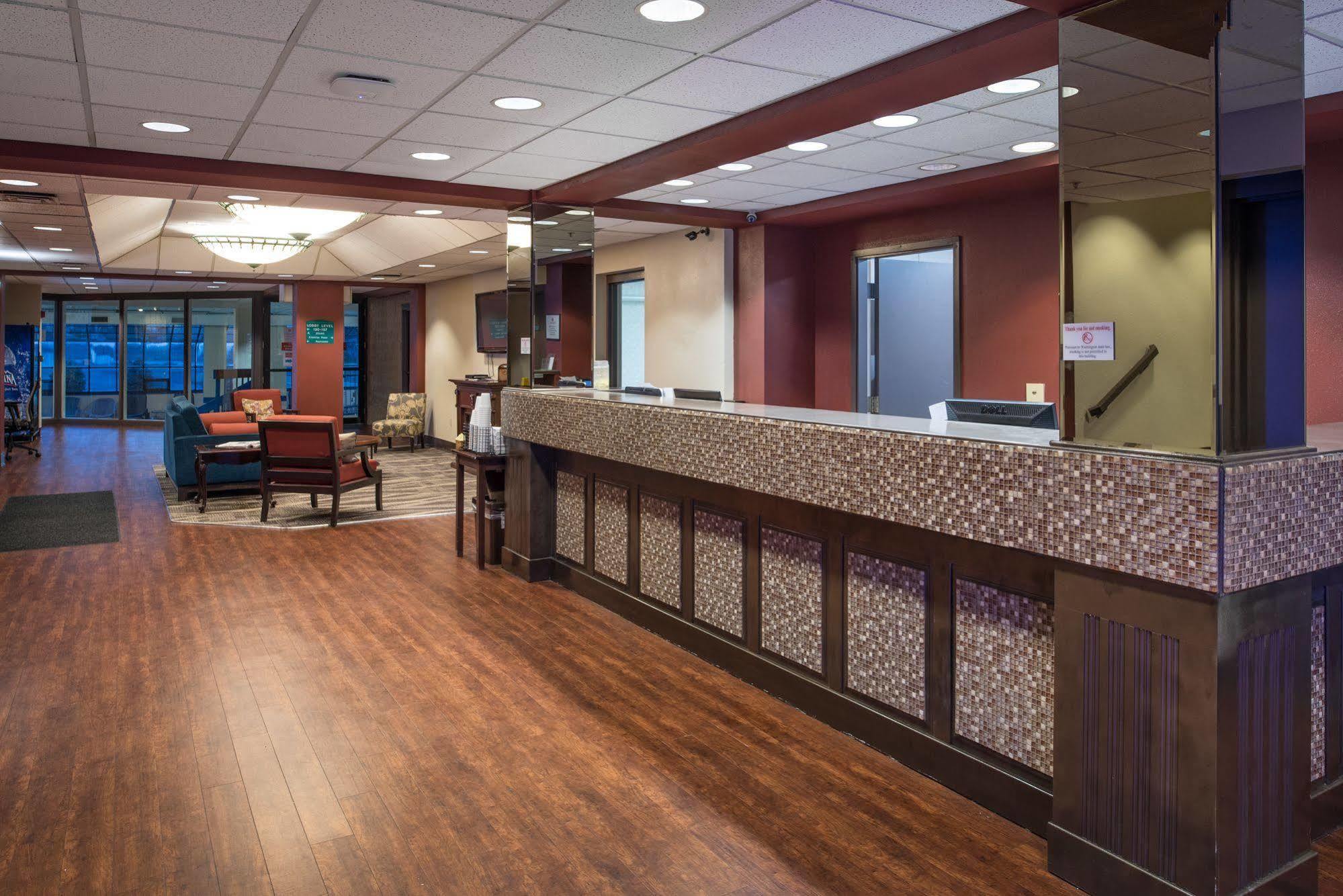 Ramada By Wyndham Downtown Spokane Buitenkant foto